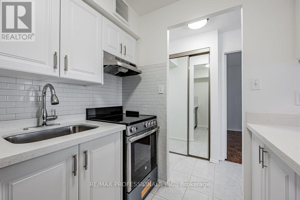 502 - 633 Bay Street, Toronto, Ontario  M5G 2G4 - Photo 6 - C13708246