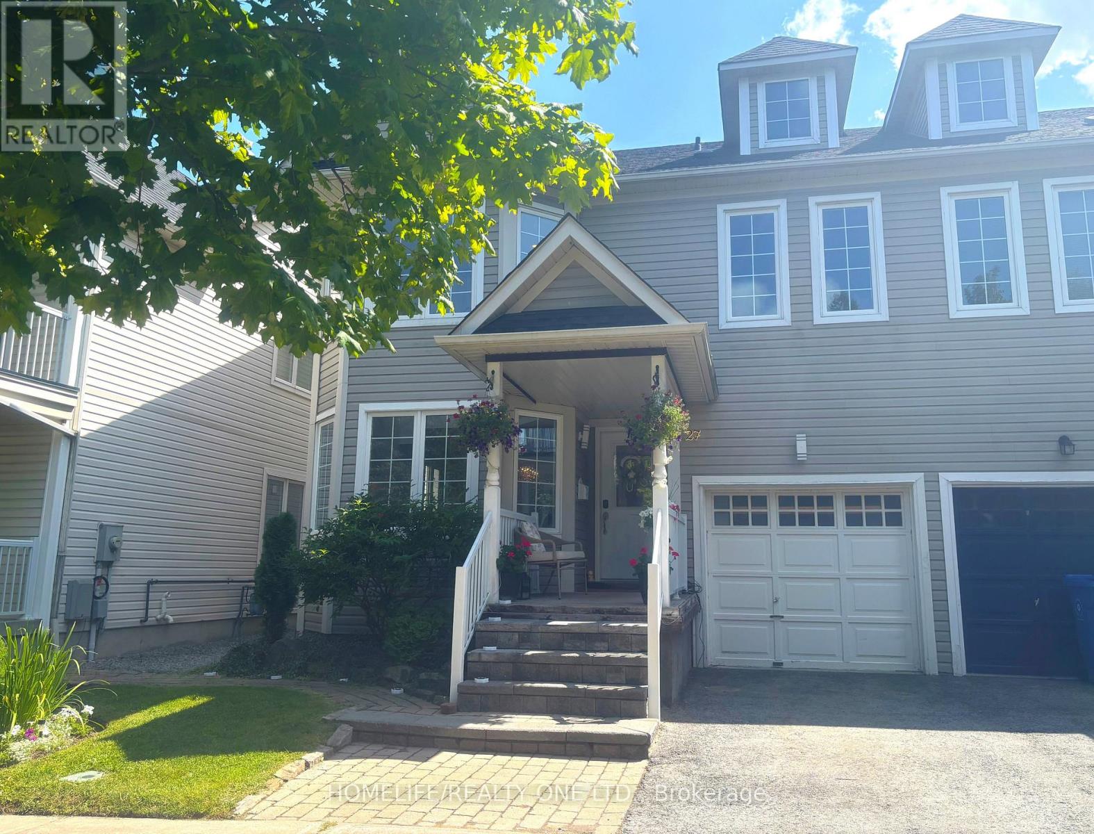 27 Glasgow Crescent, Georgina, Ontario  L4P 4A9 - Photo 2 - N13708204