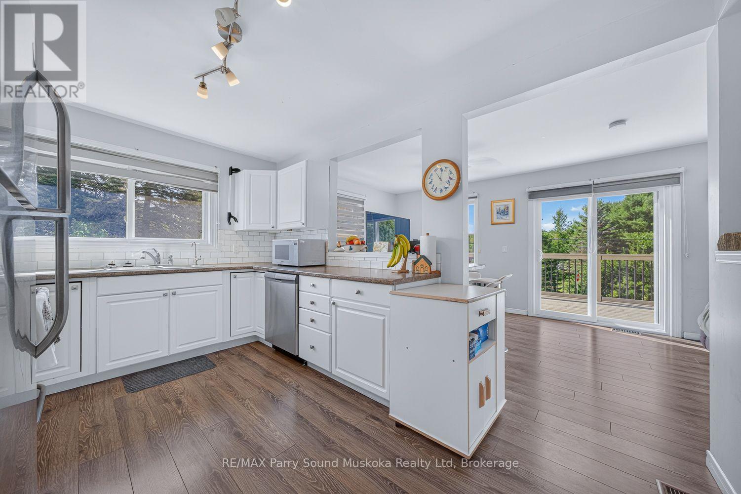 22 Ahmic Street, Magnetawan, Ontario  P0A 1A0 - Photo 10 - X13708208