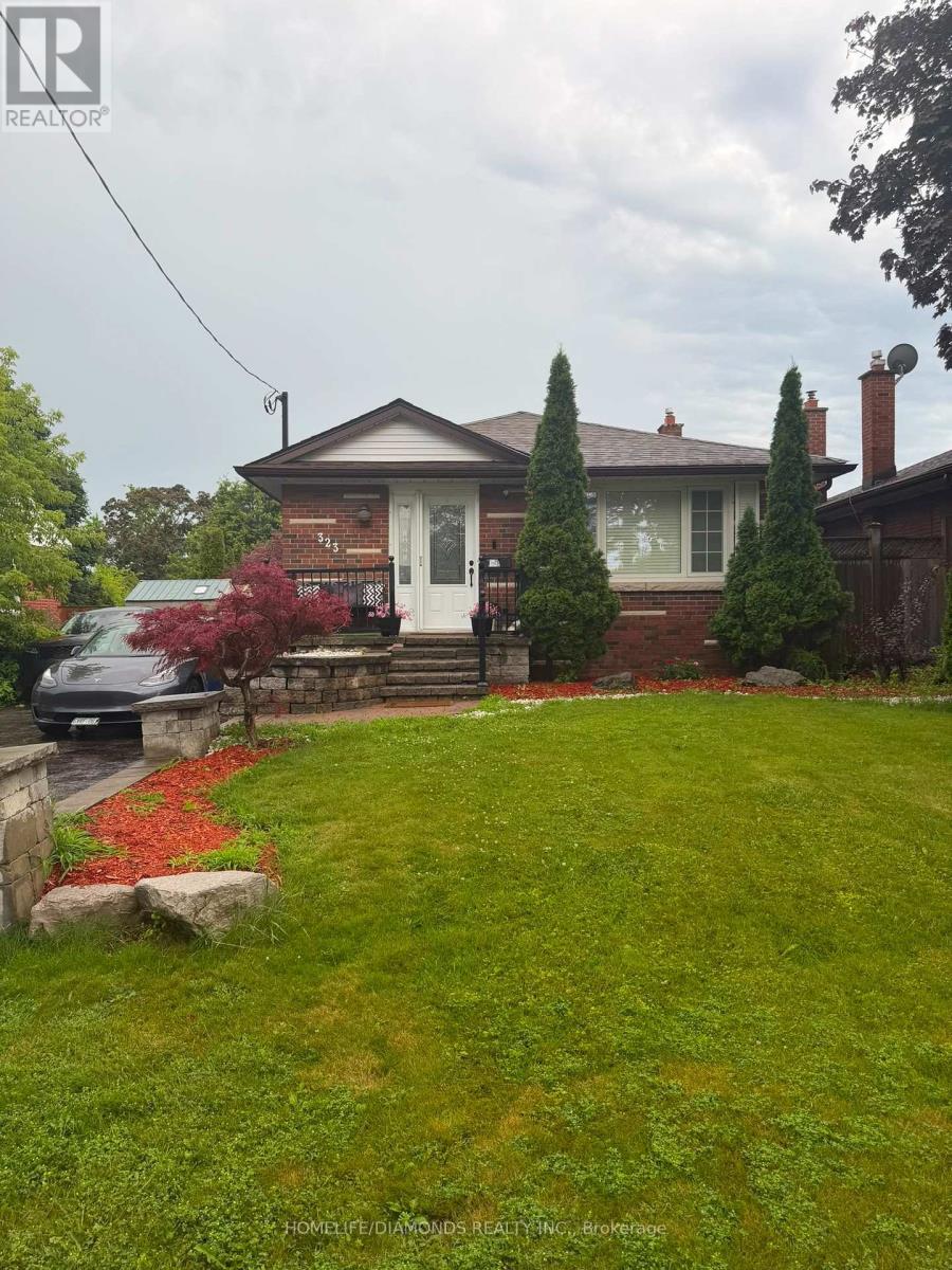 323 RIDGEWAY AVENUE, Oshawa, Ontario