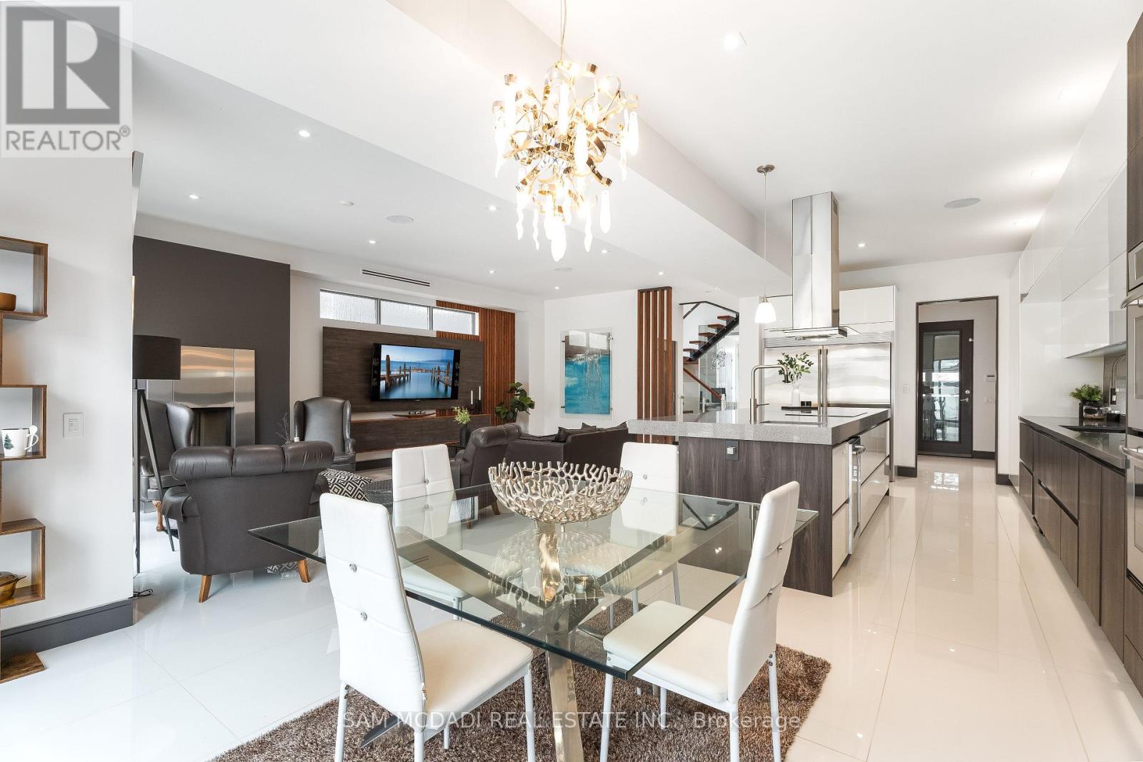 852 Goodwin Road, Mississauga, Ontario  L5G 4J7 - Photo 13 - W12725740