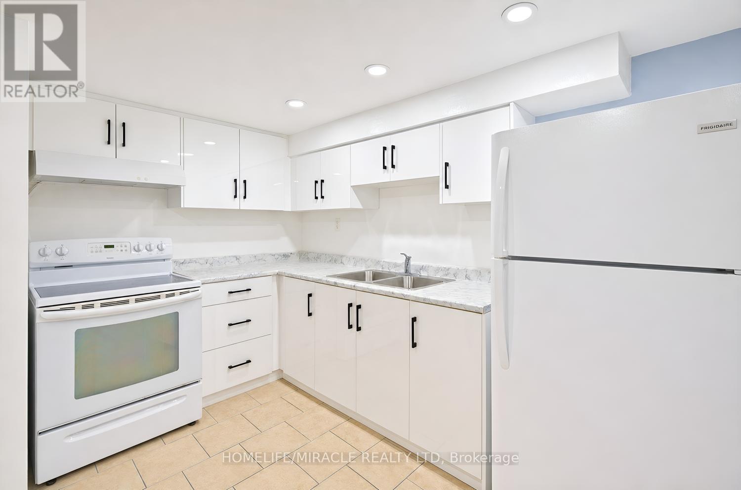 177 Westmore Drive S, Toronto, Ontario  M9V 4N2 - Photo 40 - W13706944