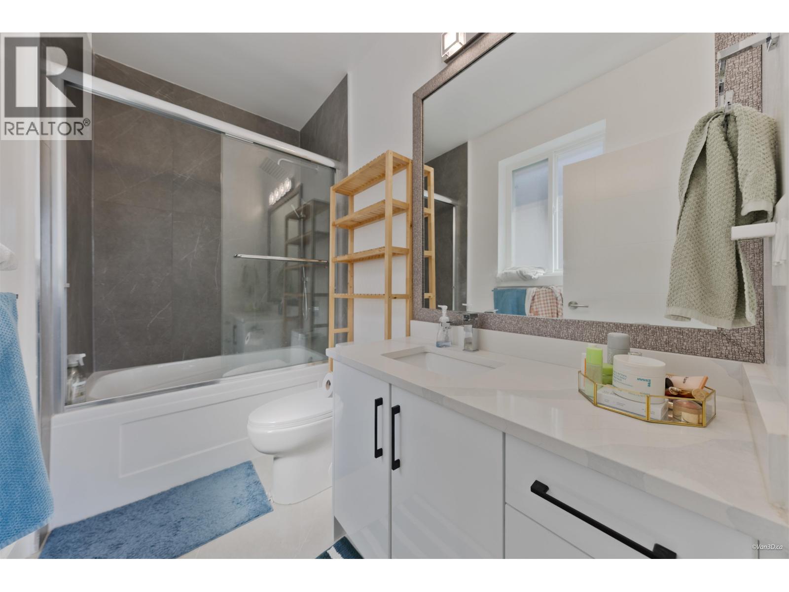 6532 Knight Street, Vancouver, British Columbia V5P 2W2 - Photo 2 - R3158140