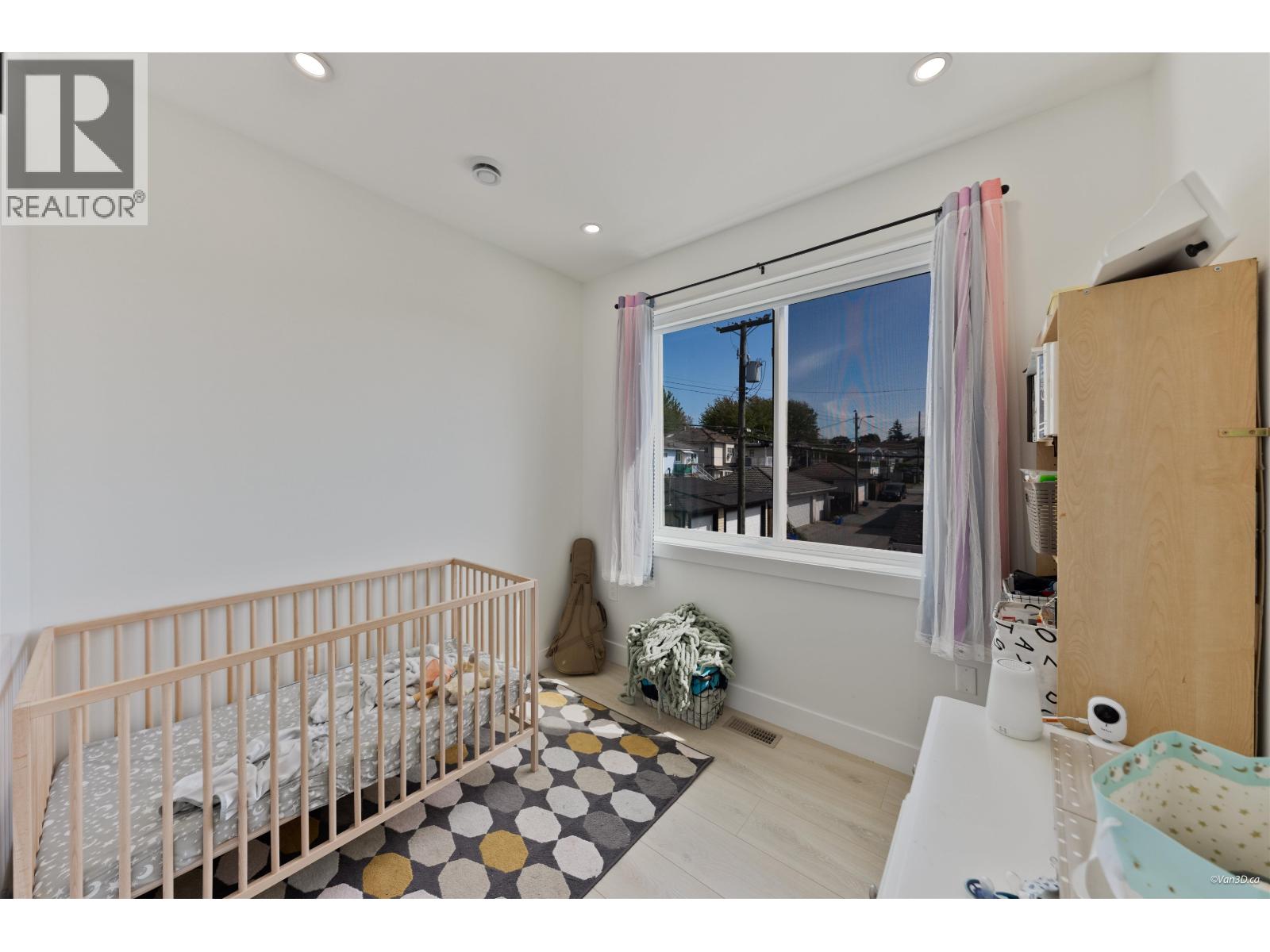 6532 Knight Street, Vancouver, British Columbia V5P 2W2 - Photo 3 - R3158140