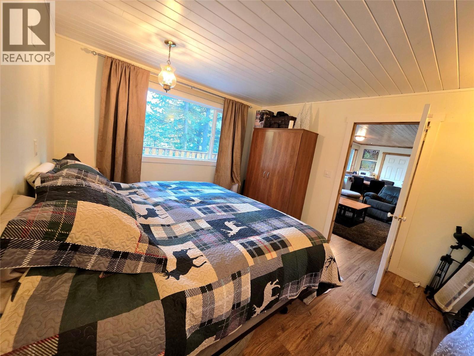 6453 Pinaus Lake Road, Falkland, British Columbia  V0E 1W0 - Photo 13 - 10389687