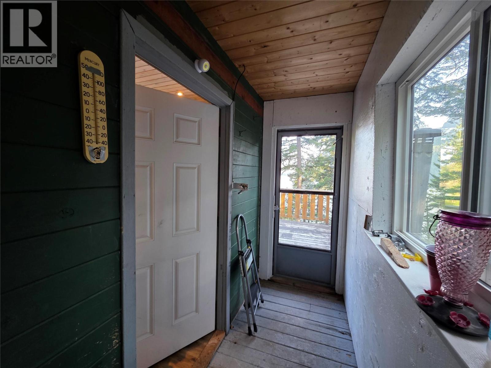6453 Pinaus Lake Road, Falkland, British Columbia  V0E 1W0 - Photo 20 - 10389687