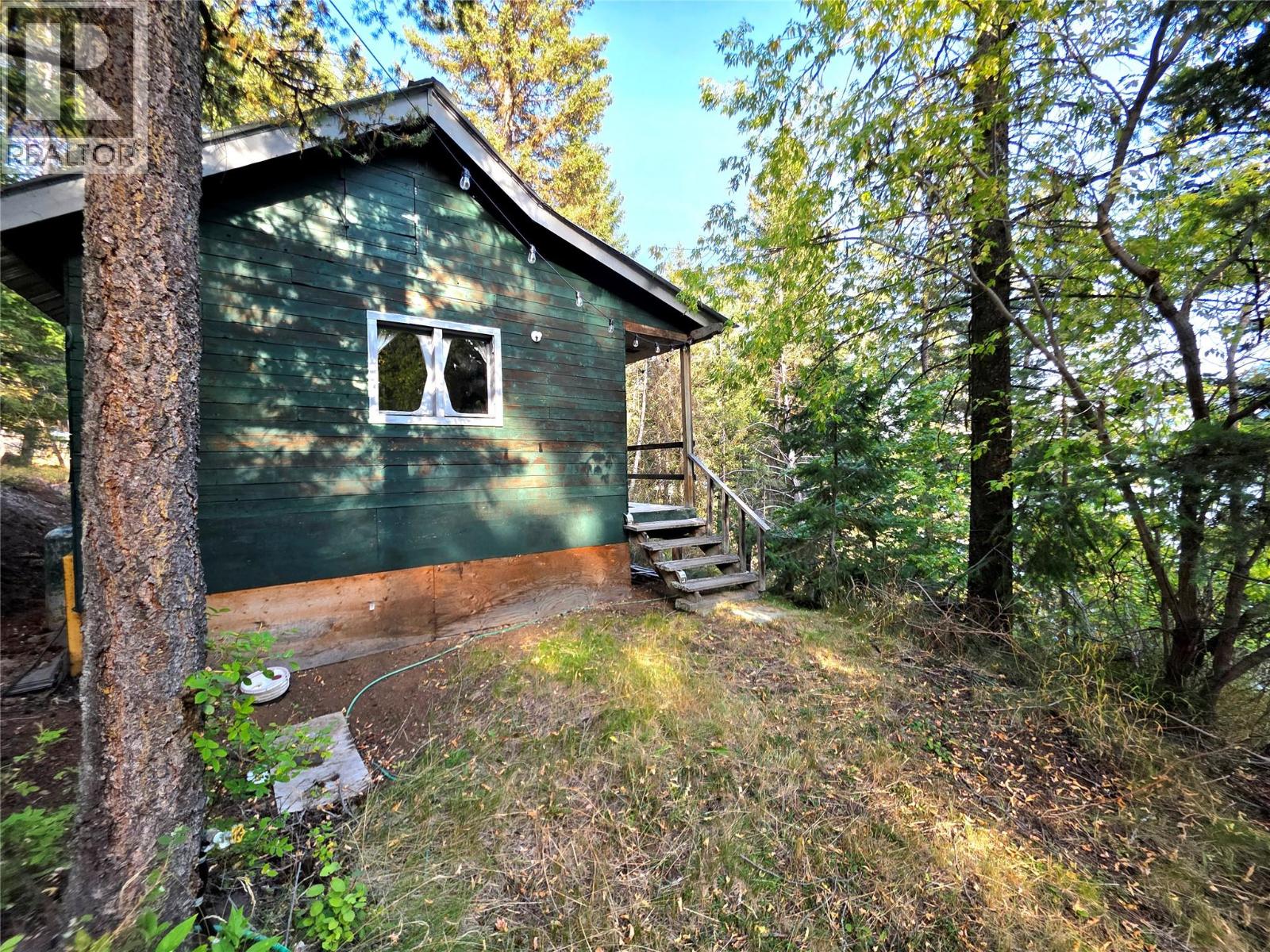 6453 Pinaus Lake Road, Falkland, British Columbia  V0E 1W0 - Photo 37 - 10389687