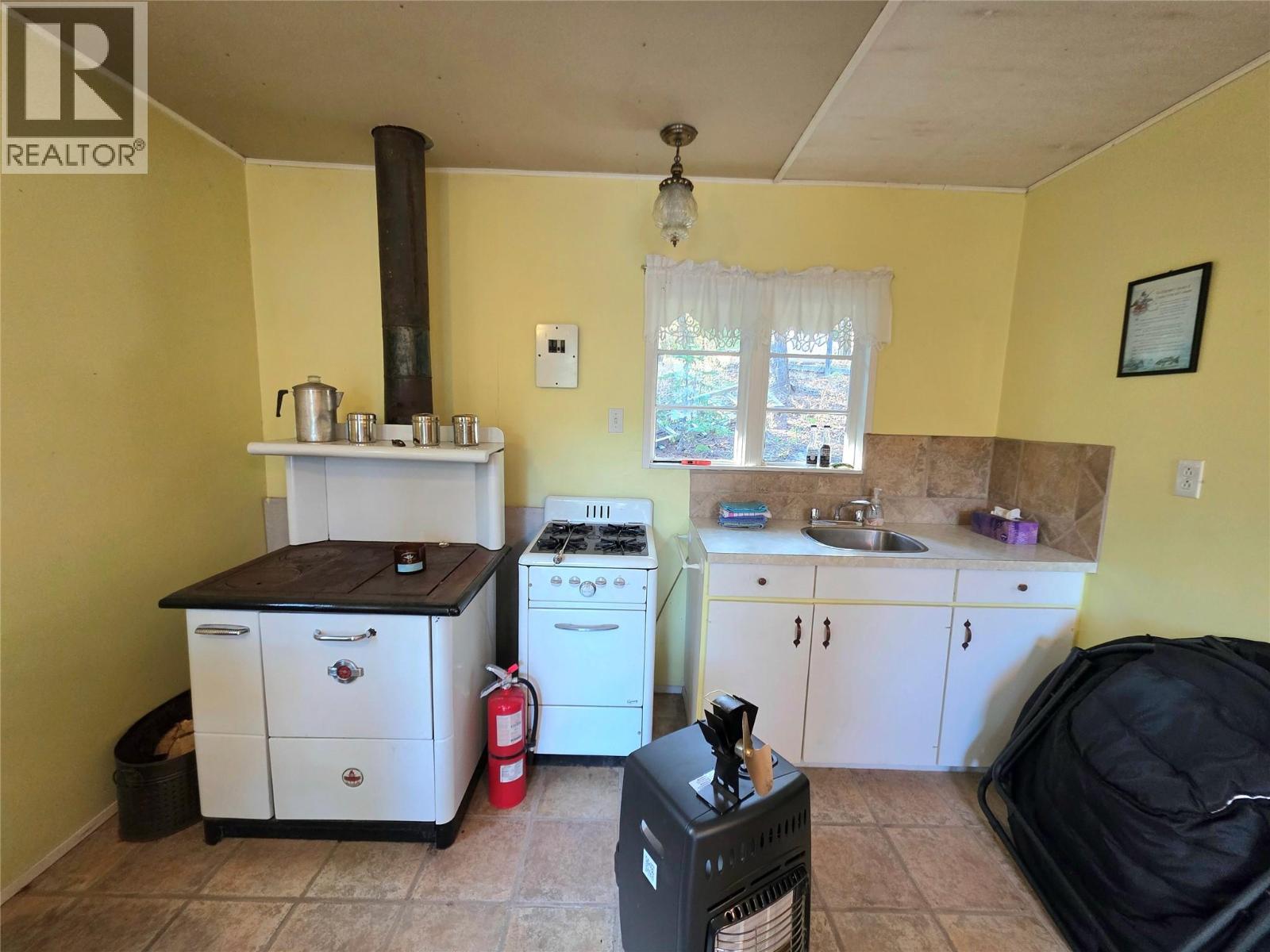 6453 Pinaus Lake Road, Falkland, British Columbia  V0E 1W0 - Photo 42 - 10389687