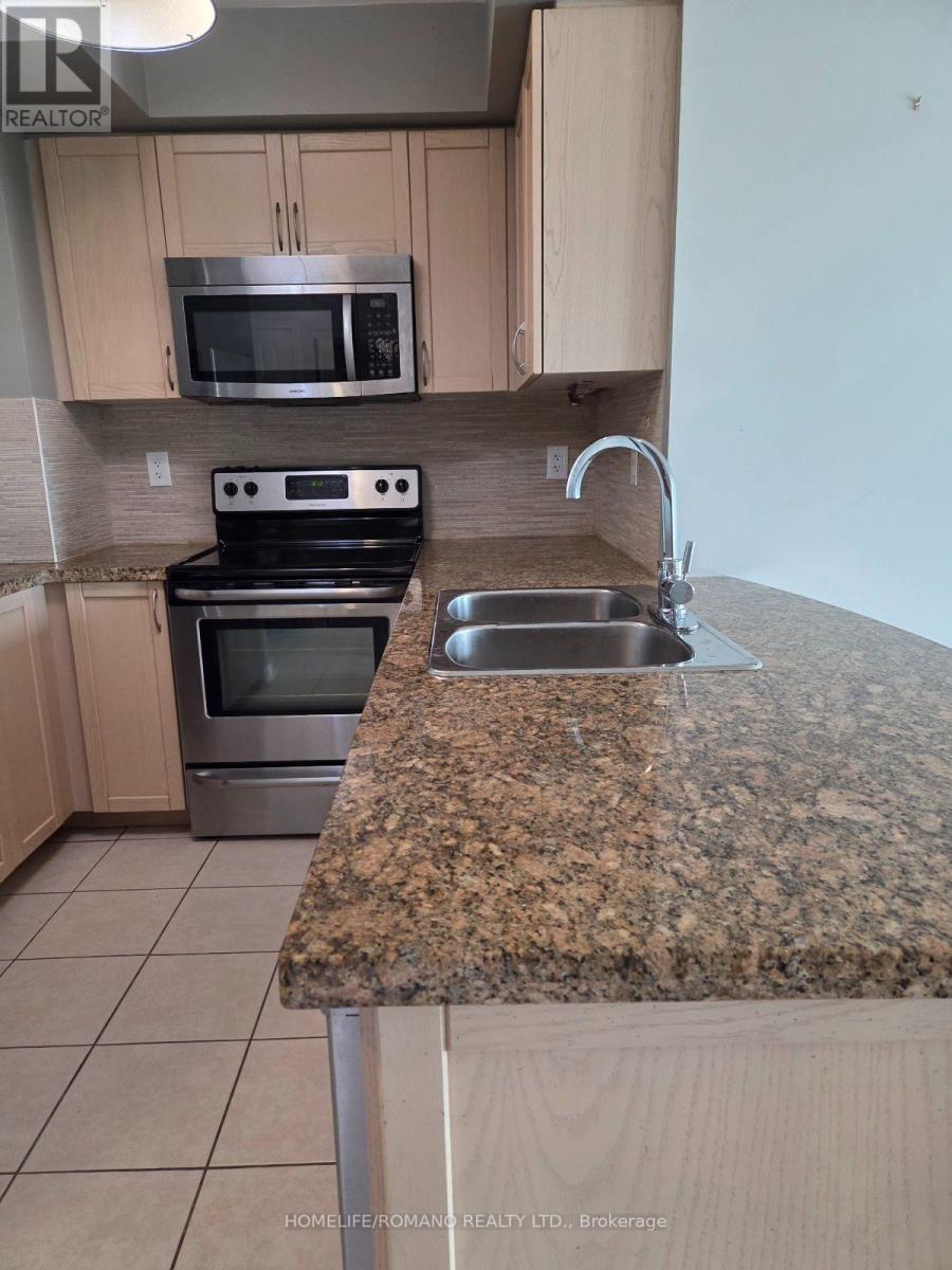 312 - 65 Via Rosedale Circle, Brampton, Ontario  L6R 3N8 - Photo 8 - W13708118