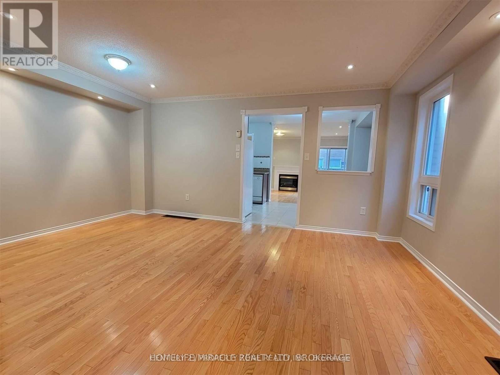 8 Galtee Road, Brampton, Ontario  L6X 0J8 - Photo 7 - W13708154