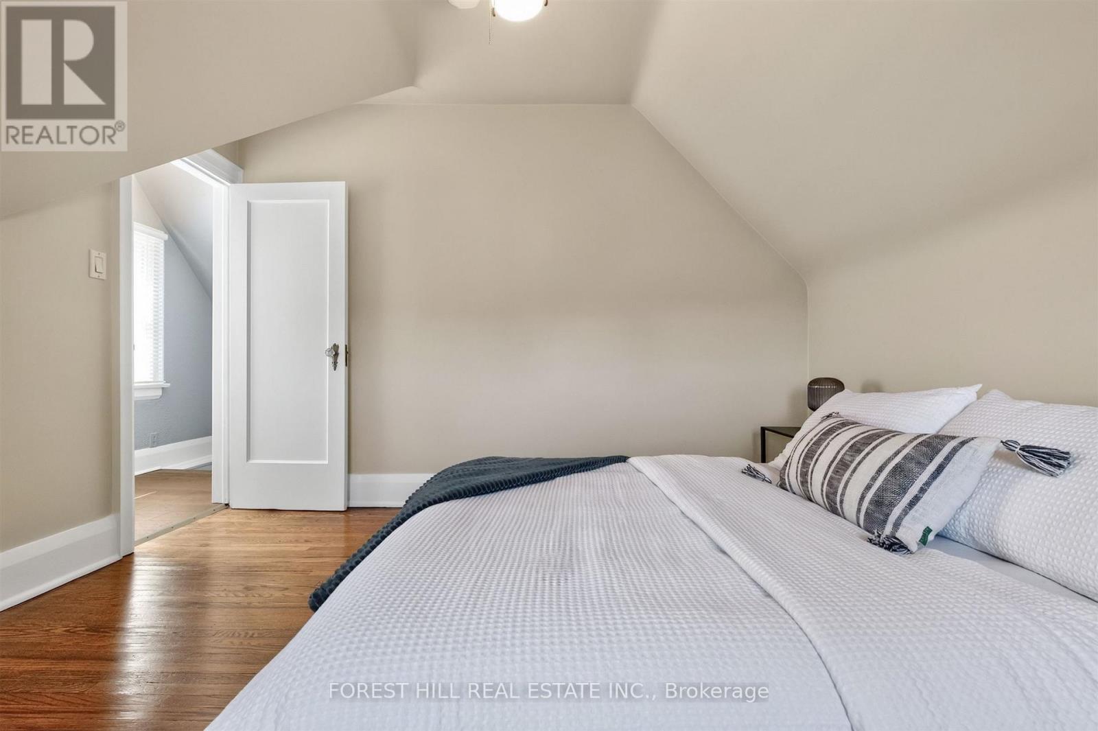 11 YARROW ROAD Toronto (Keelesdale-Eglinton West), ON M6M 4E2