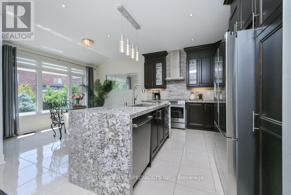120 Rising Hill Ridge, Brampton, Ontario  L6Y 6B2 - Photo 6 - W13708194