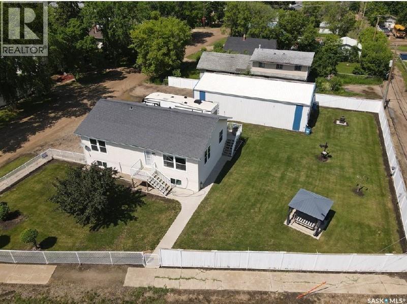 210 4th Street E, Meadow Lake, Saskatchewan  S9X 1H5 - Photo 1 - SK046503