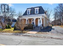 <div class="price">$619,000</div> 89 Welsford Street<br>Pictou, Nova Scotia<br><div class='bed_bath'>2 Bed | 3 Bath</div>
