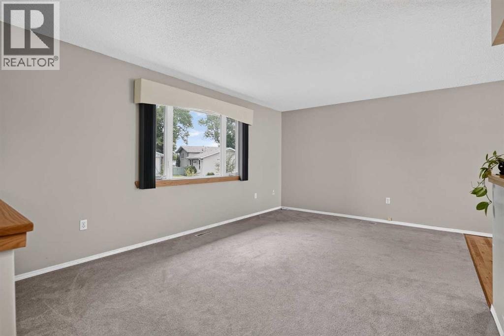 152 Maddock Way Ne, Calgary, Alberta  T2A 3X3 - Photo 5 - A2336981