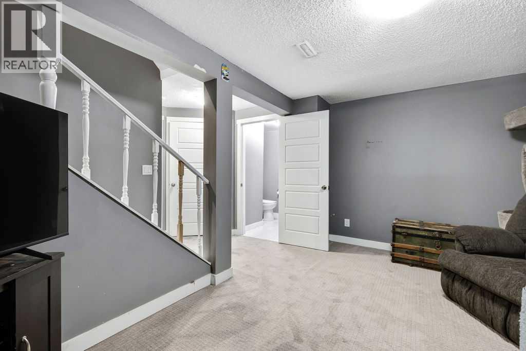 44 Falwood Crescent Ne, Calgary, Alberta  T3J 1E3 - Photo 24 - A2338230
