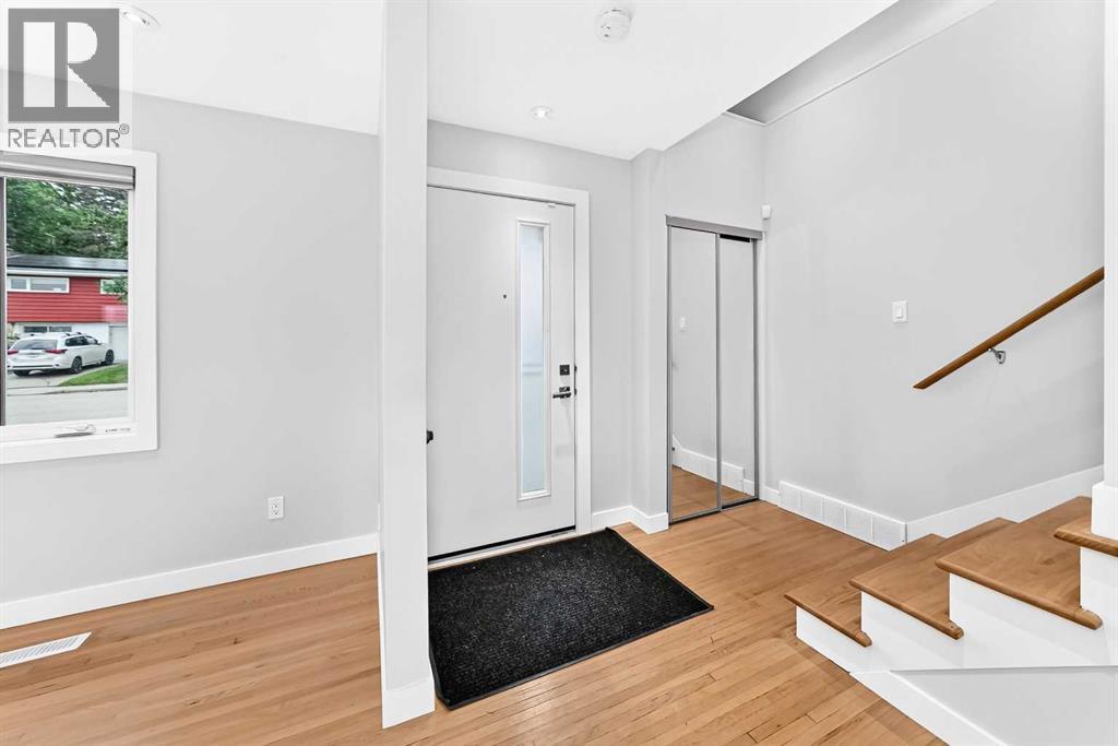 173 Cornwallis Drive NW, Calgary, Alberta T2K 1V4 - Photo 3 - A2338852
