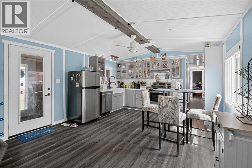 353 Burroughs Circle Ne, Calgary, Alberta  T1Y 6K8 - Photo 12 - A2329889