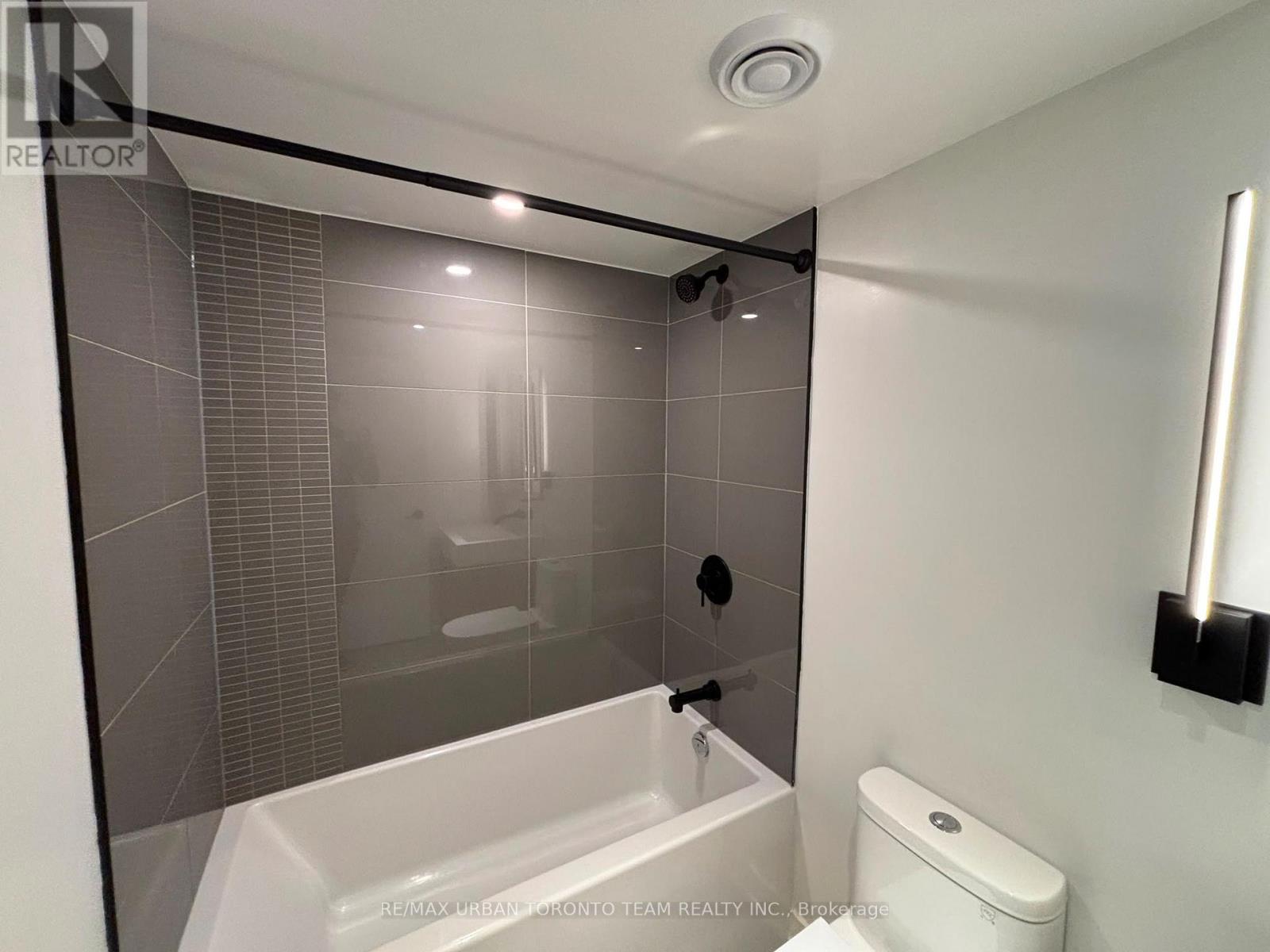 213 - 127 Broadway Avenue, Toronto (Mount Pleasant West), Ontario  M4P 1V4 - Photo 10 - C13708288