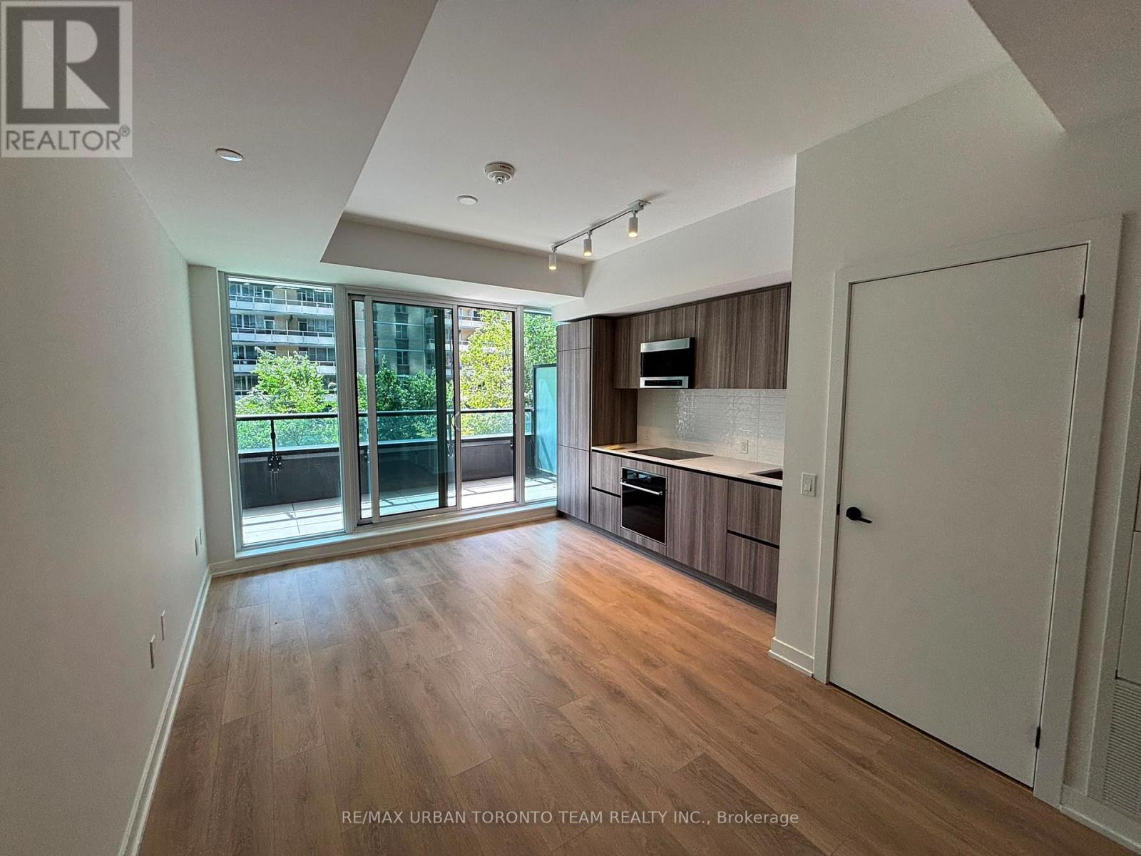 213 - 127 Broadway Avenue, Toronto (Mount Pleasant West), Ontario  M4P 1V4 - Photo 2 - C13708288