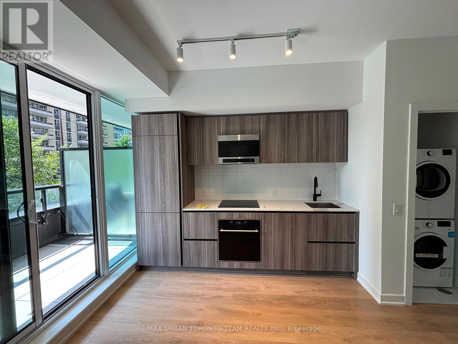 213 - 127 Broadway Avenue, Toronto (Mount Pleasant West), Ontario  M4P 1V4 - Photo 3 - C13708288