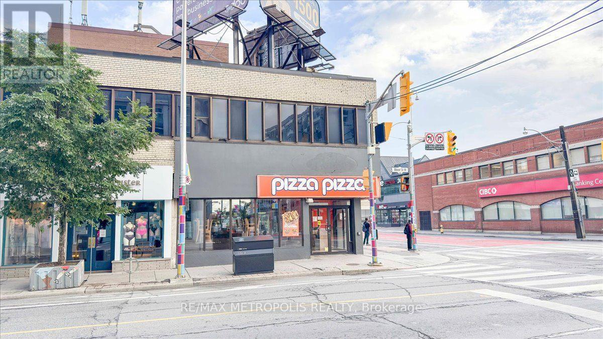 558 Bloor St Street, Toronto, Ontario  M6G 1K1 - Photo 2 - C13708304