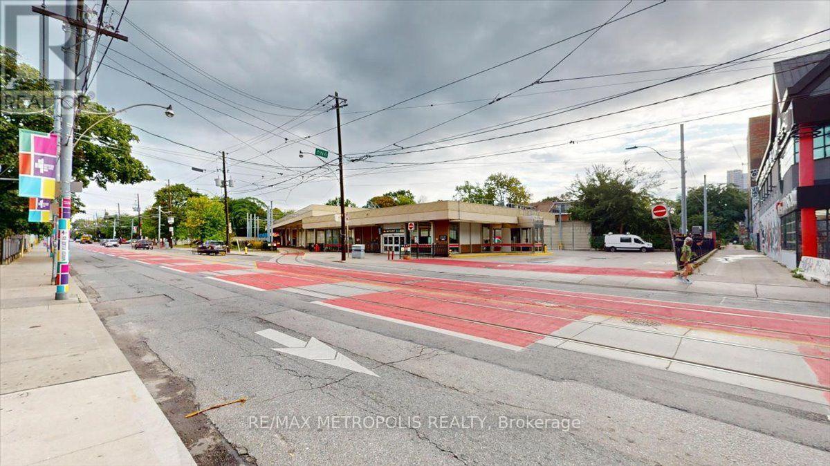 558 Bloor St Street, Toronto, Ontario  M6G 1K1 - Photo 42 - C13708304