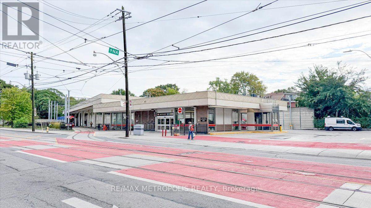 558 Bloor St Street, Toronto, Ontario  M6G 1K1 - Photo 44 - C13708304