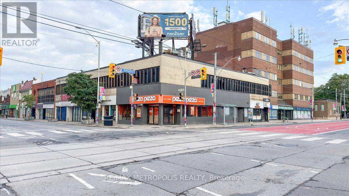 558 Bloor St Street, Toronto, Ontario  M6G 1K1 - Photo 5 - C13708304