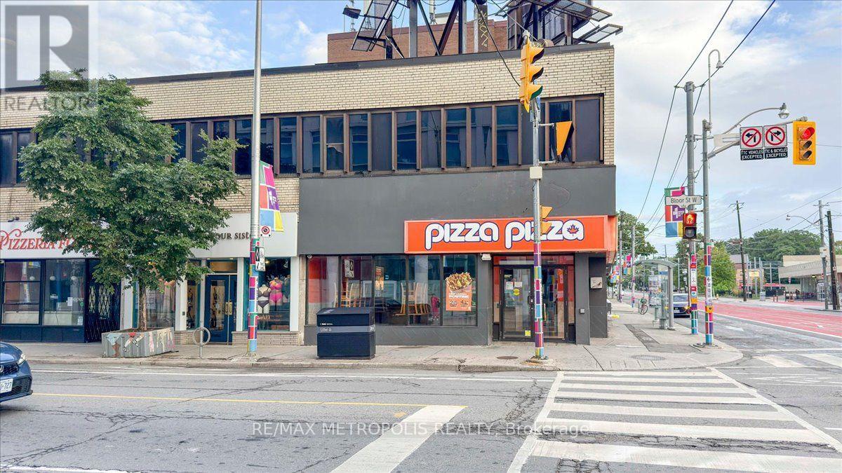 558 Bloor St Street, Toronto, Ontario  M6G 1K1 - Photo 6 - C13708304