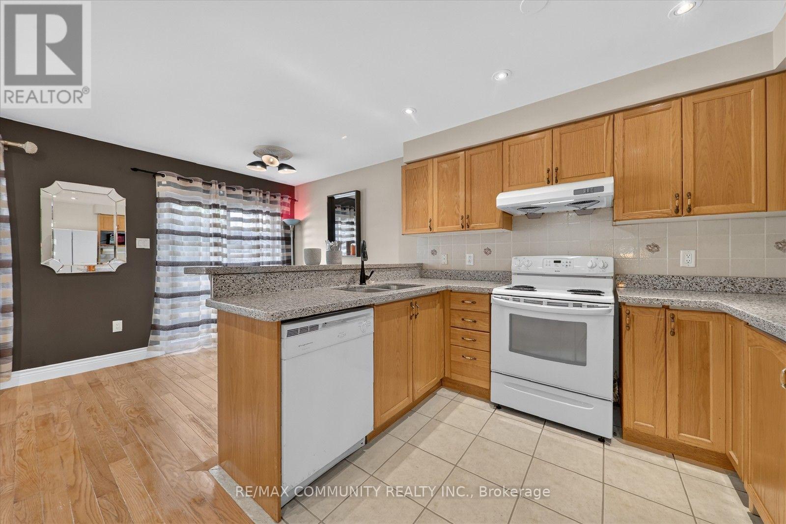 82 Burgess Crescent, Newmarket, Ontario  L3X 2T8 - Photo 16 - N13708300
