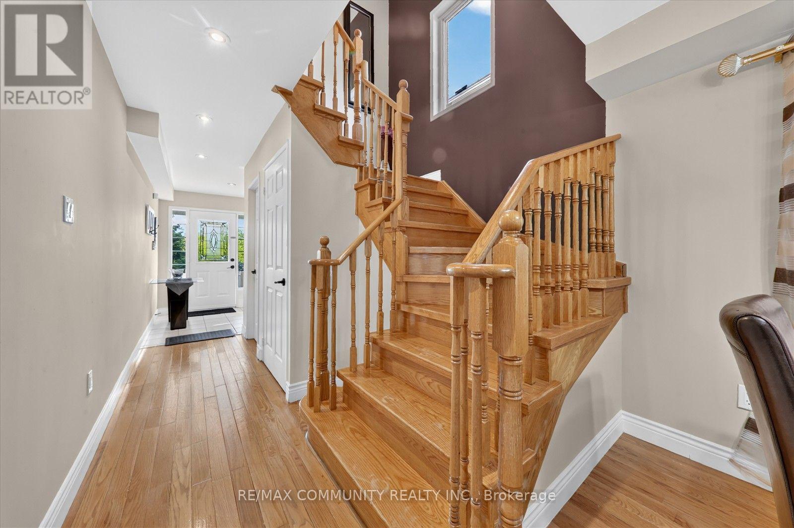 82 Burgess Crescent, Newmarket, Ontario  L3X 2T8 - Photo 7 - N13708300
