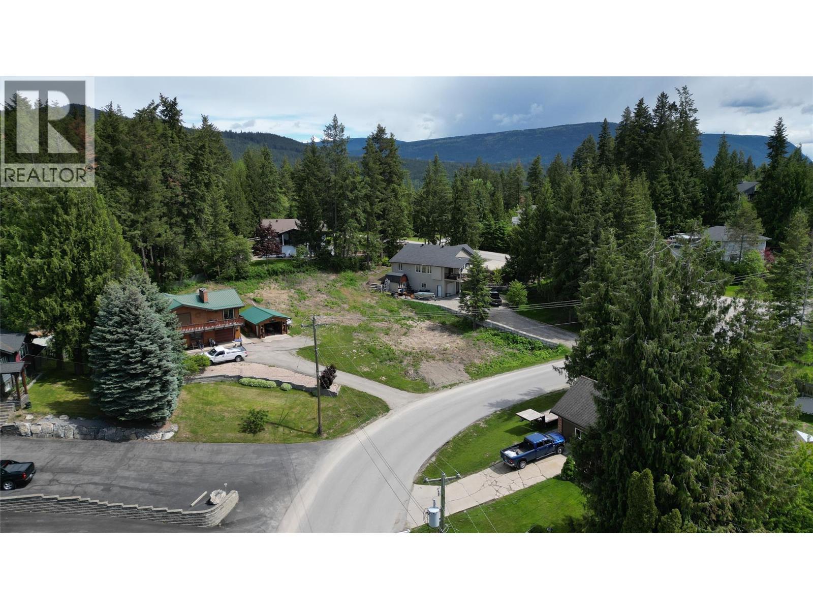 2902 Cedar Drive, Blind Bay, British Columbia  V0E 2W2 - Photo 2 - 10398664