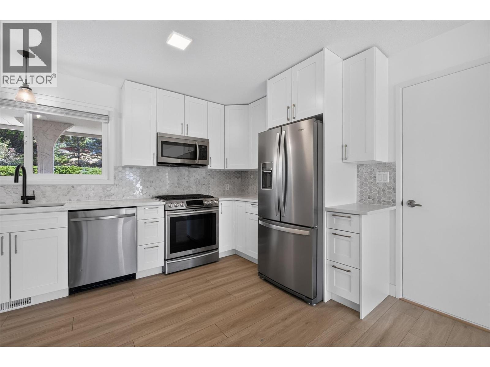 6531 Longacre Drive, Vernon, British Columbia  V1H 1H9 - Photo 14 - 10396241