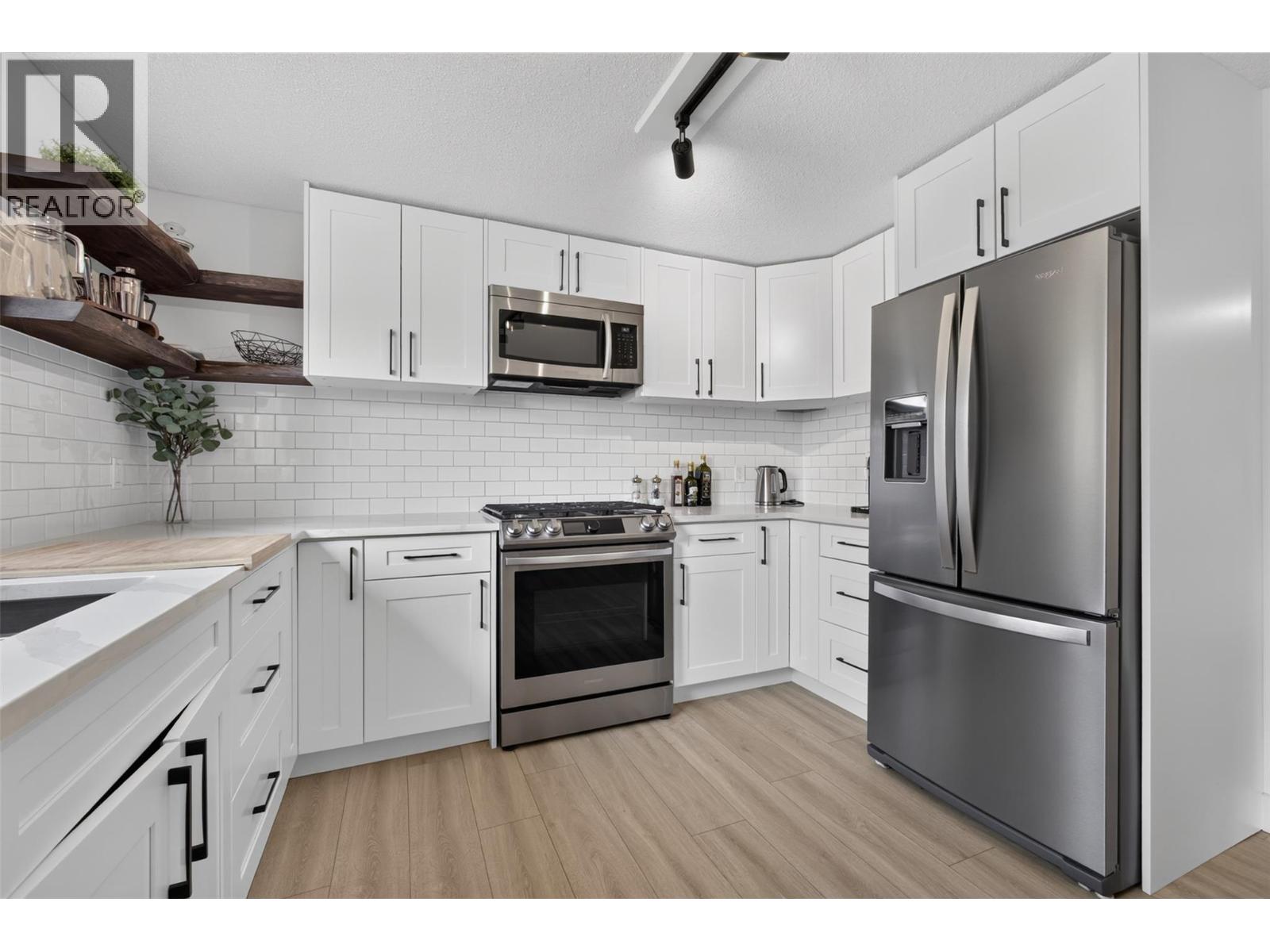 6531 Longacre Drive, Vernon, British Columbia  V1H 1H9 - Photo 26 - 10396241