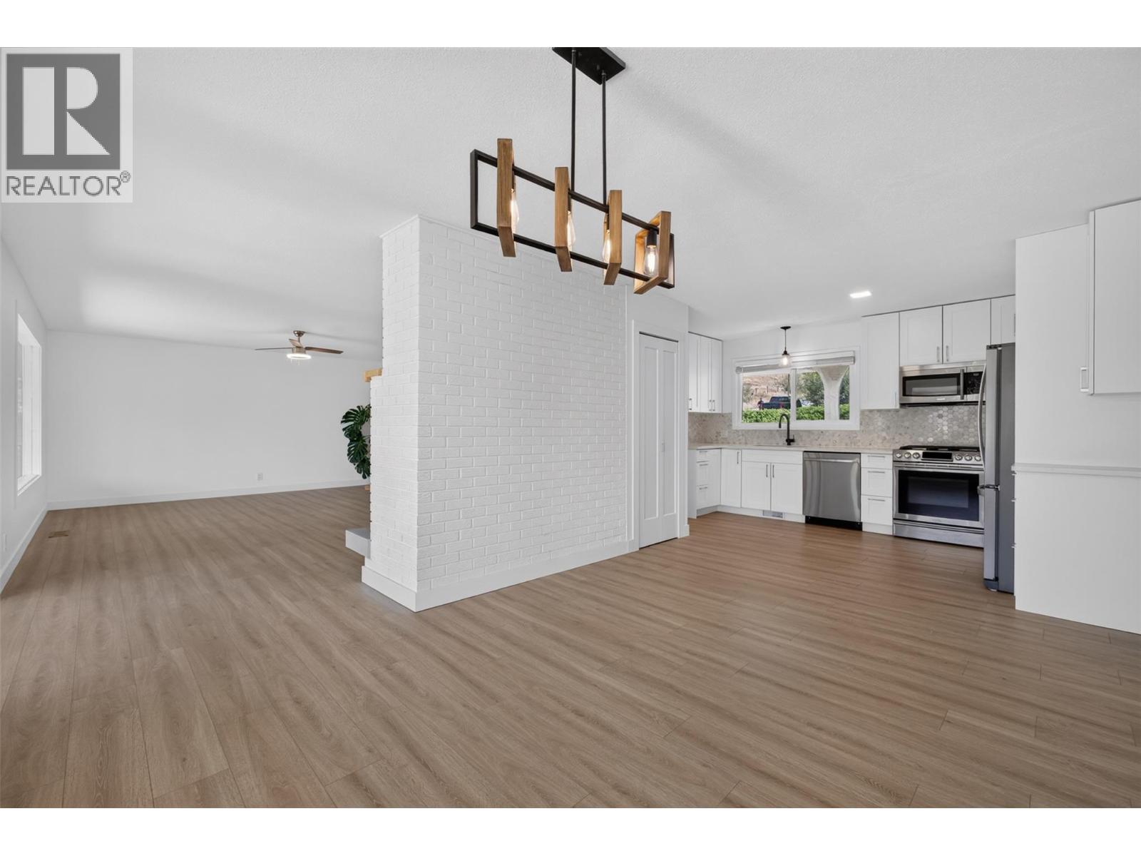 6531 Longacre Drive, Vernon, British Columbia  V1H 1H9 - Photo 5 - 10396241