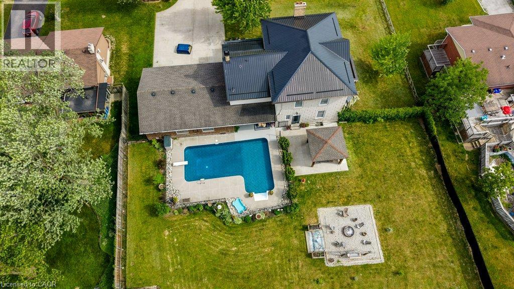 35 Schweitzer Street, Kitchener, Ontario  N2K 1B5 - Photo 3 - 40857128