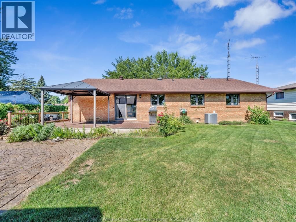 770 MAPLE AVENUE, Stoney Point, Ontario