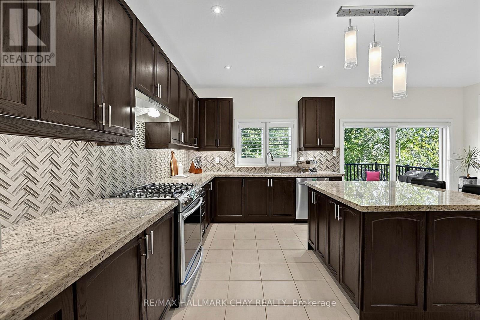1709 Emberton Way, Innisfil, Ontario  L9S 0N4 - Photo 12 - N13708032