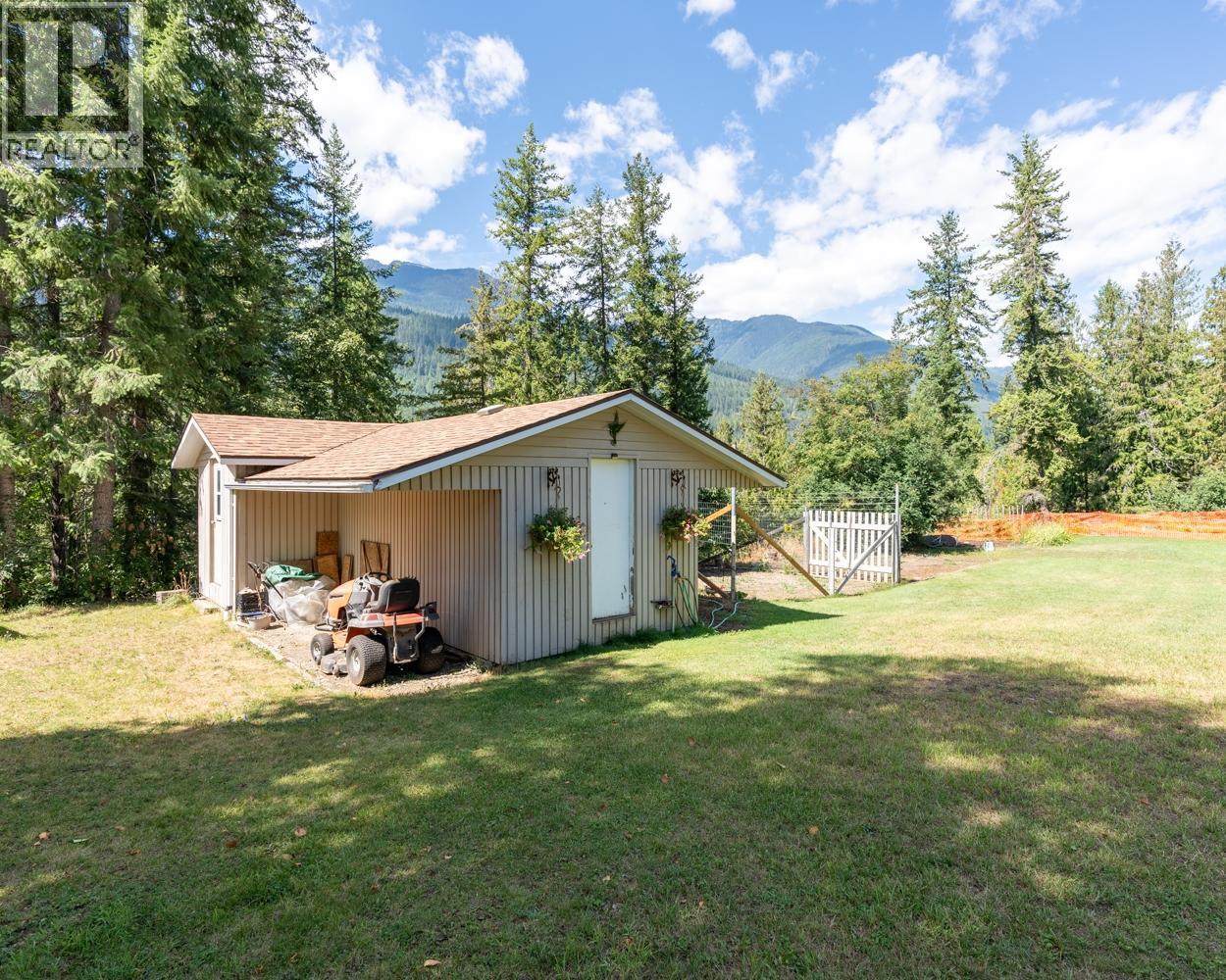467 Meadow Creek Road, Meadow Creek, British Columbia  V0G 1N0 - Photo 10 - 10383596