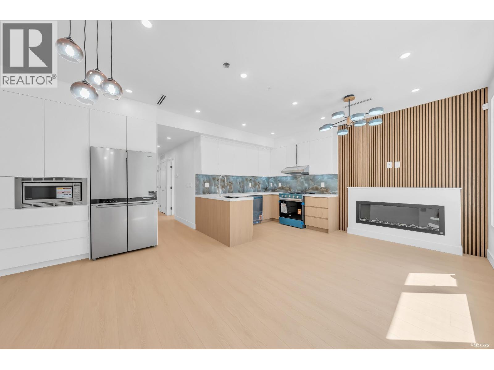 1 2893 Eton Street, Vancouver, British Columbia  V5K 1K4 - Photo 2 - R3128971