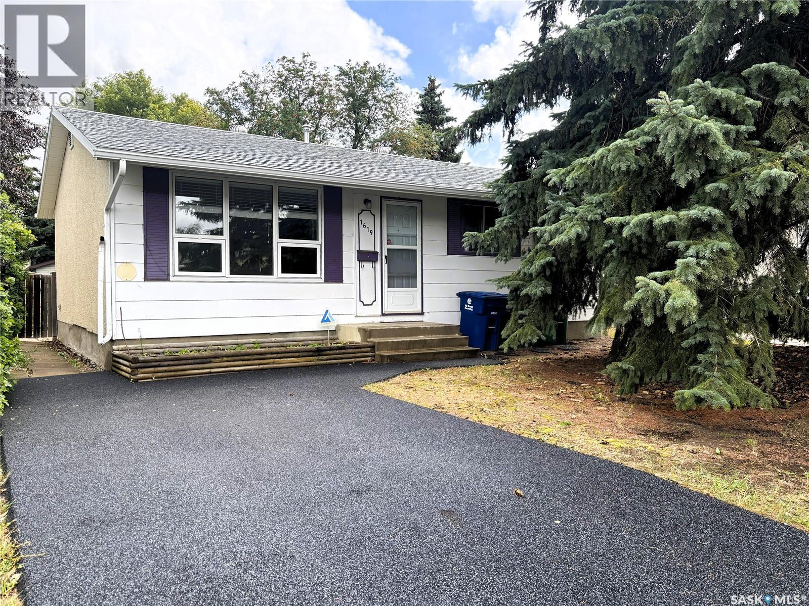 1619 Vickies Avenue, Saskatoon, Saskatchewan  S7N 2P2 - Photo 1 - SK046468