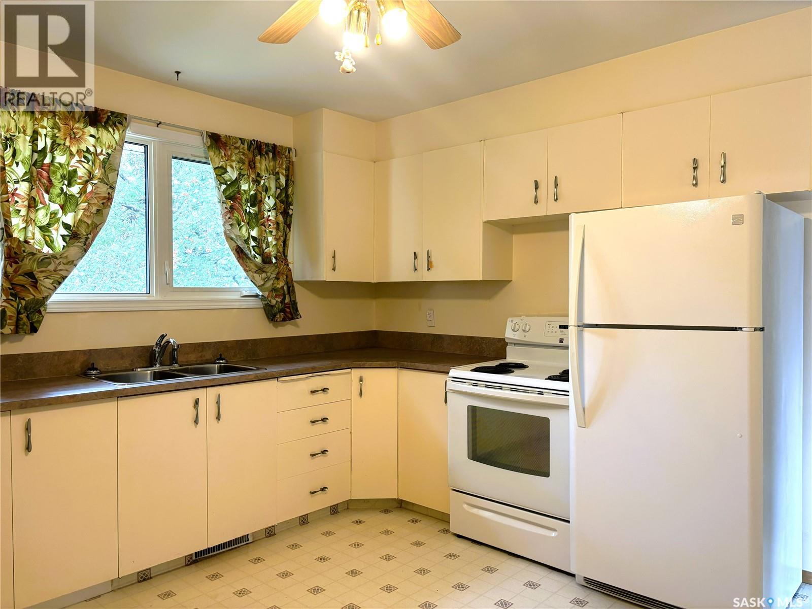 1619 Vickies Avenue, Saskatoon, Saskatchewan  S7N 2P2 - Photo 5 - SK046468