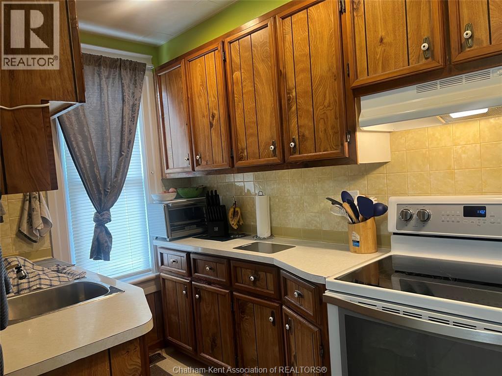 92 Baxter Street, Chatham, Ontario  N7M 4P7 - Photo 3 - 26020513