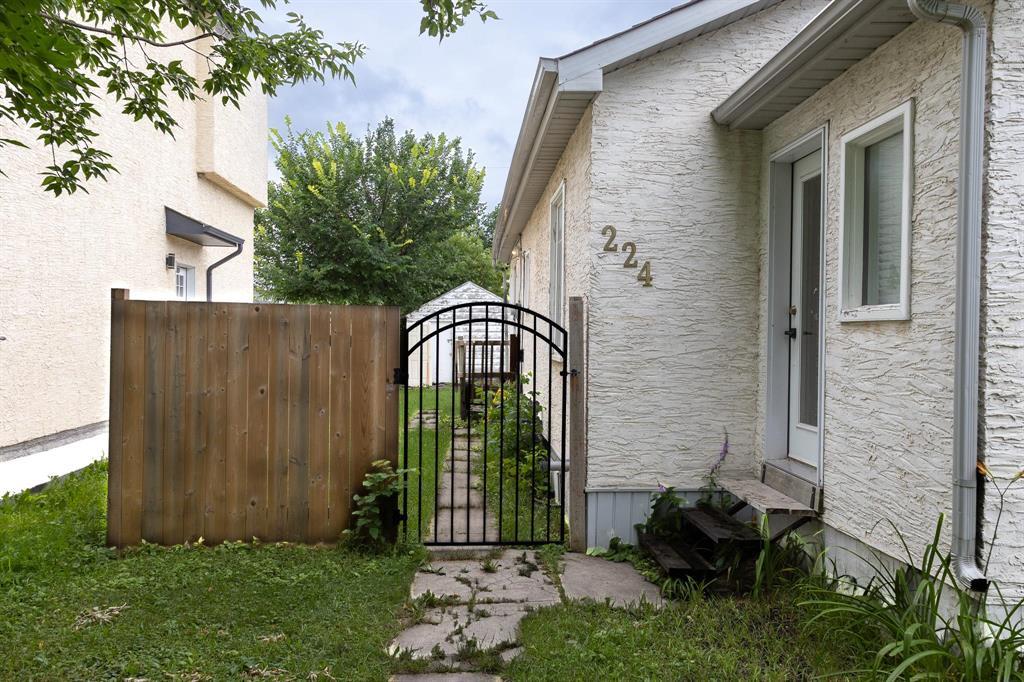 224 Hartford Avenue, Winnipeg, Manitoba  R2V 0L8 - Photo 3 - 202620952
