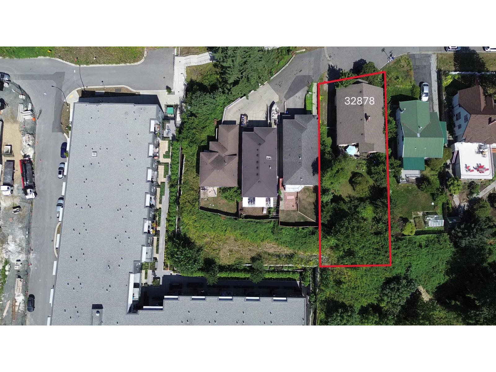 32878 1 Avenue, Mission, British Columbia  V2V 1E7 - Photo 2 - R3138158