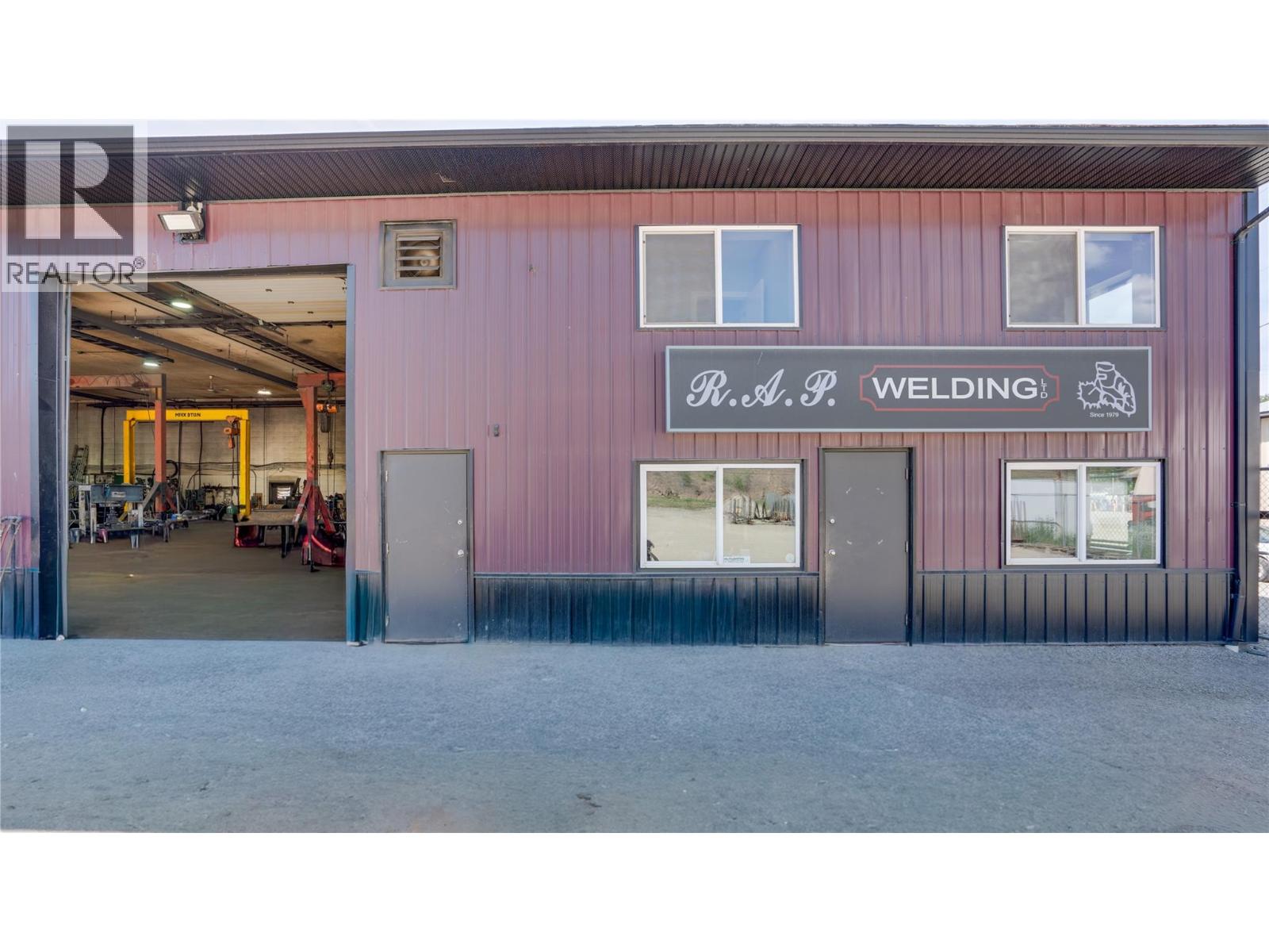 1453 Dyffryn Road, Lumby, British Columbia V0E 2G0 - Photo 39 - 10392515