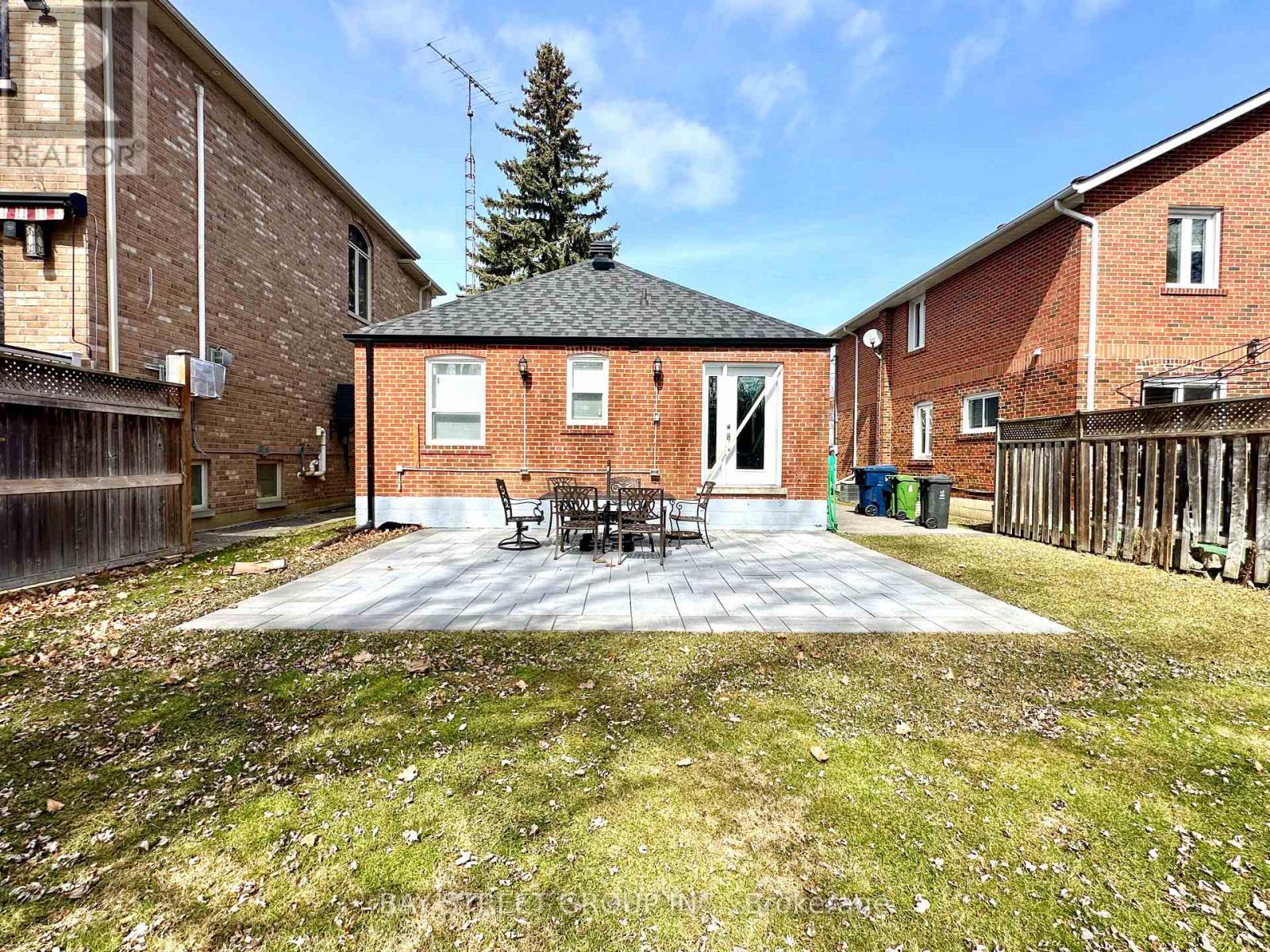 99 Park Home Avenue, Toronto, Ontario  M2N 1W7 - Photo 7 - C13708346