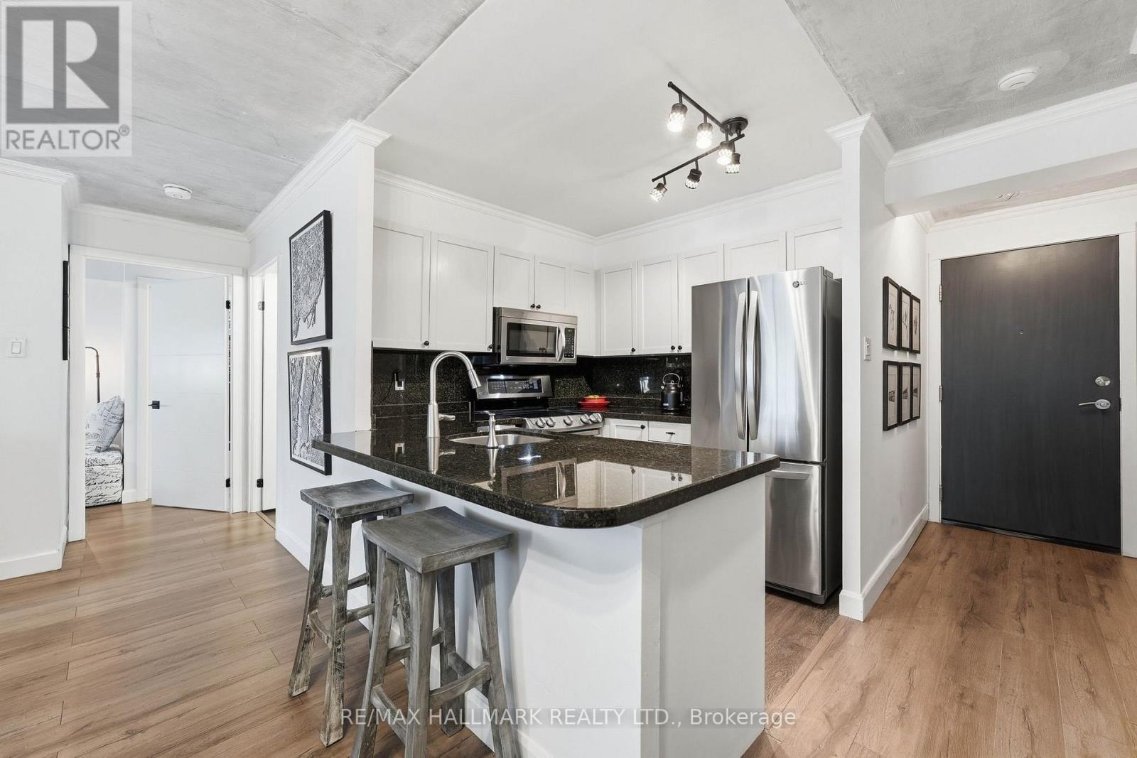 705 - 600 Queens Quay W, Toronto, Ontario  M5V 3M3 - Photo 2 - C13708458
