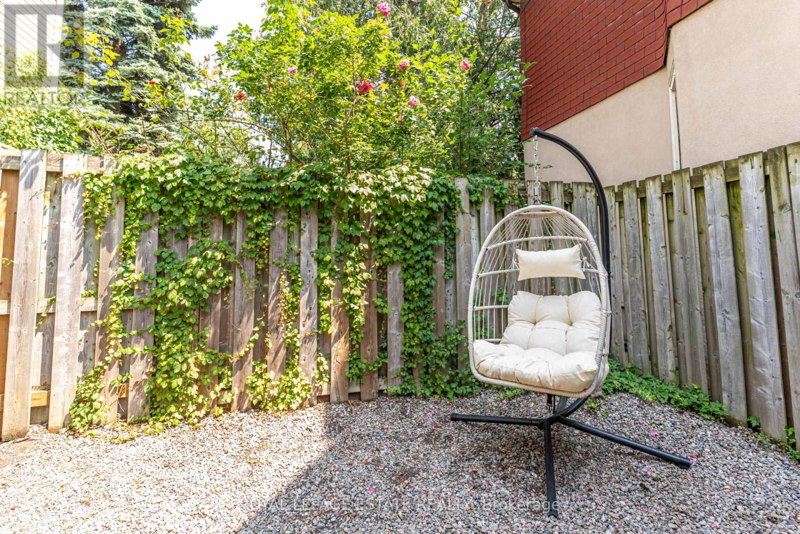 43 Fairford Avenue, Toronto, Ontario  M4L 2J9 - Photo 42 - E13708374